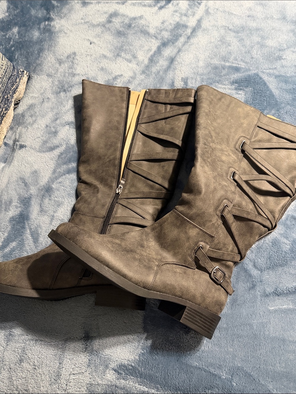 New Women's Tall Mid-Heel Lace-Accent Boots - gray size 10 never worn